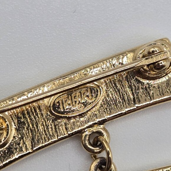 VTG Brooch 80s Gold Tone Black Cream Enamel Trifari Signed Stmt Shield Pin - Picture 8 of 10